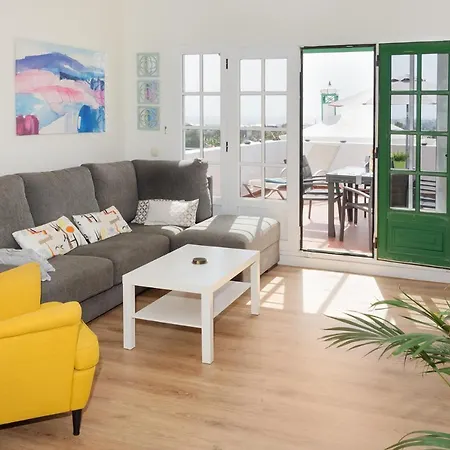 Apartamento Om Con Piscina Y Vistas Al Mar Appartement *