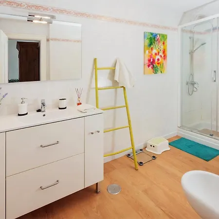Apartamento Om Con Piscina Y Vistas Al Mar